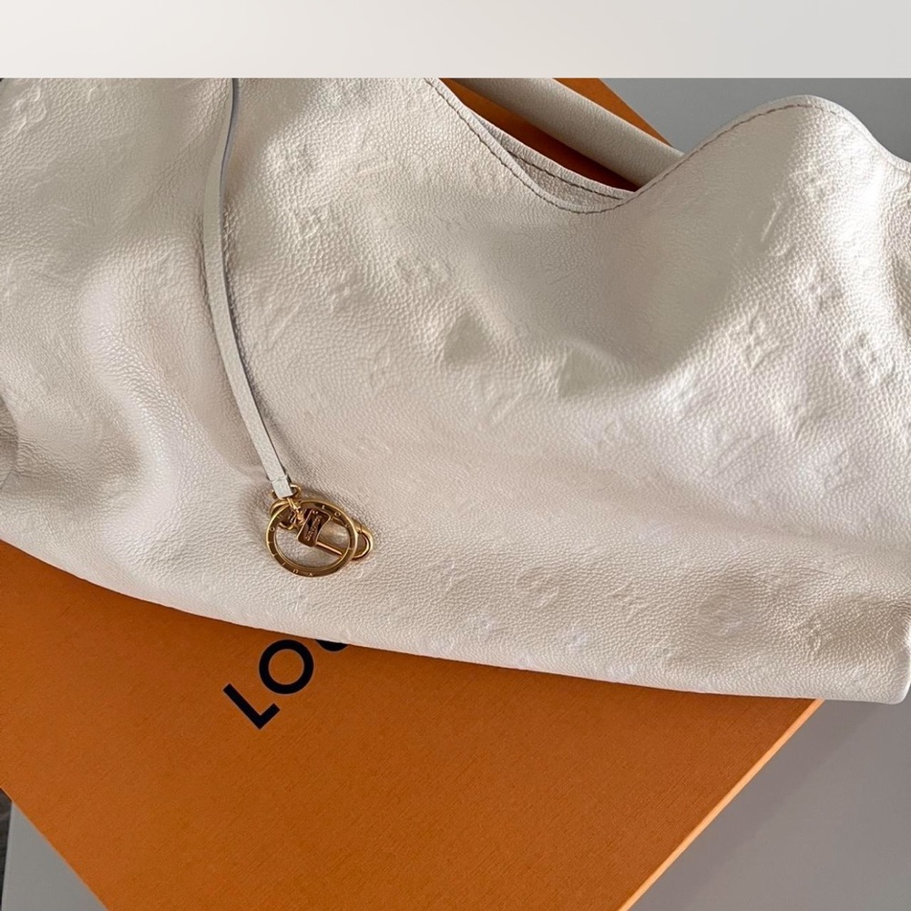 Louis Vuitton White Shoulder Bag